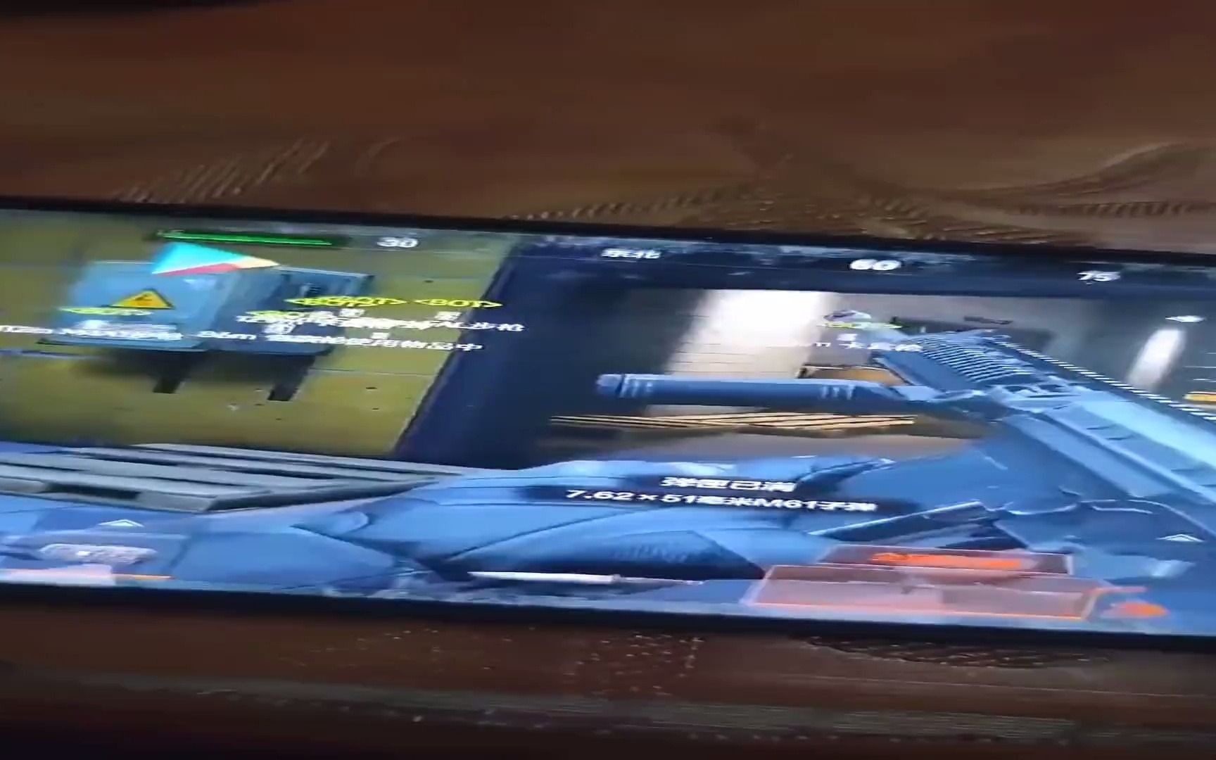 普通却自信是什么梗